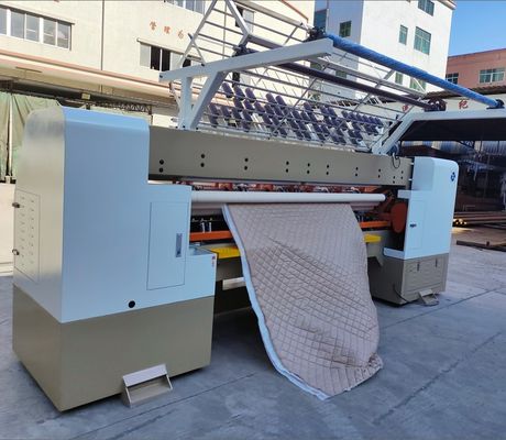 1000RPM 240CM عرض آلة الكمبيوتر الصناعية لترتيب البطانيات
