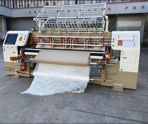 1000RPM 240CM عرض آلة الكمبيوتر الصناعية لترتيب البطانيات